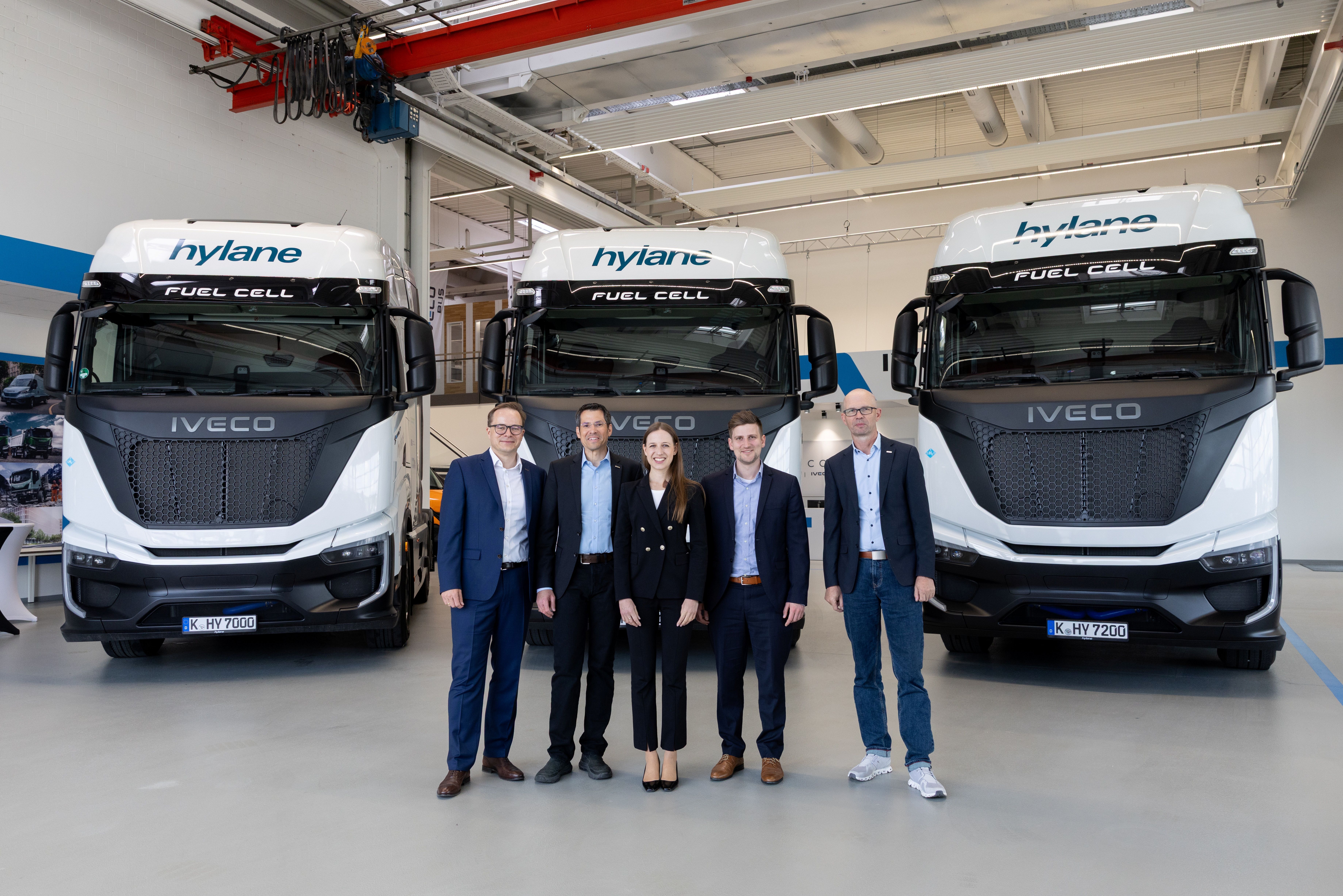 hylane erhält drei S-eWay Fuel Cell Sattelzugmaschinen von IVECO